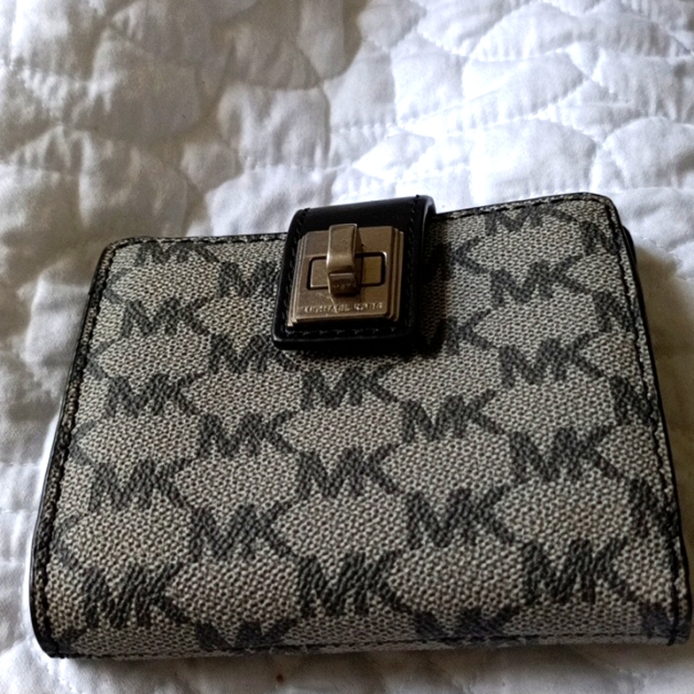 Michael Kors wallet